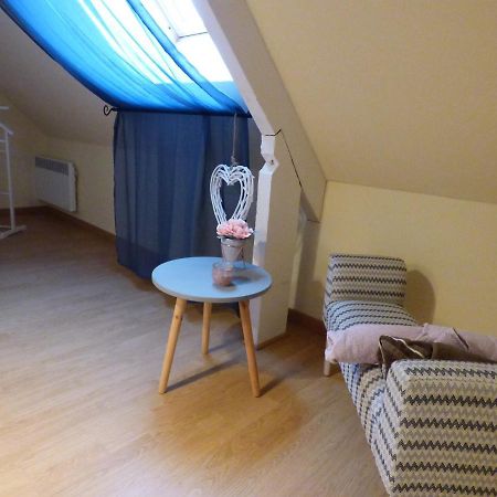 Bed and Breakfast Les Petites Brosses Montbizot Экстерьер фото